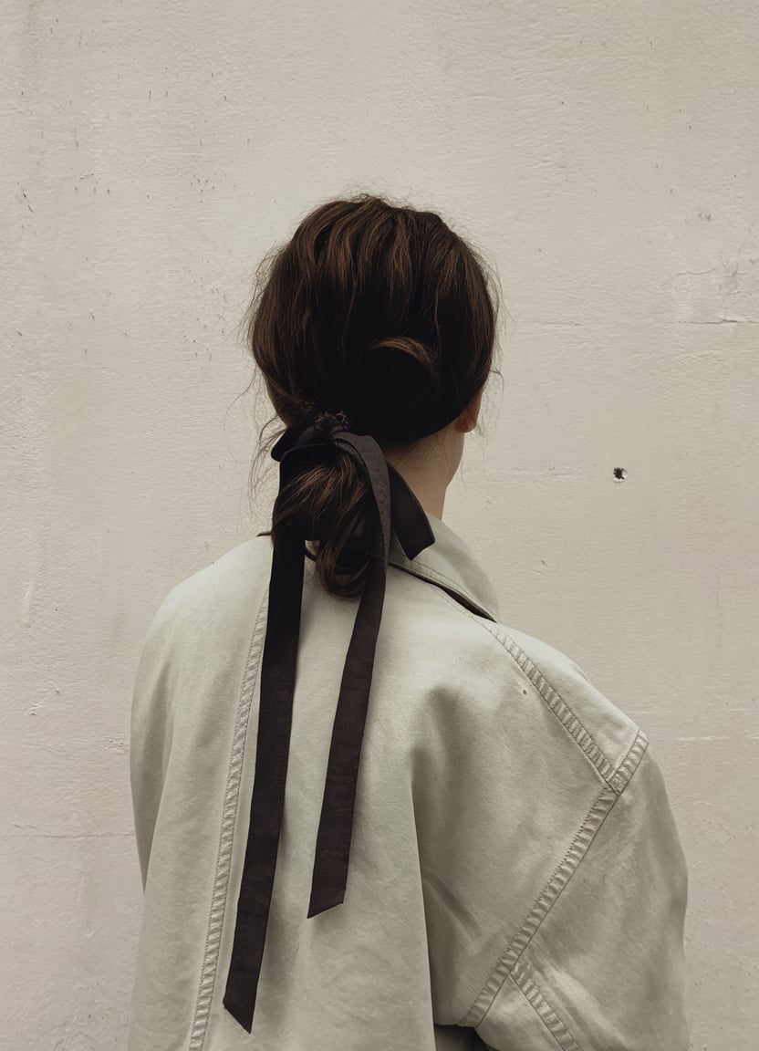Minimalist Ribbon Tie Low Ponytail